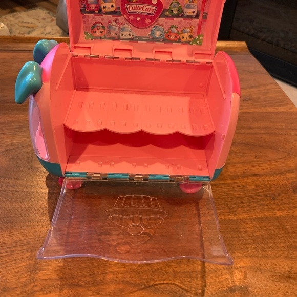 Shopkins Cutie Cars Pink Van Collectors Storage Container Used - Picture 6 of 6